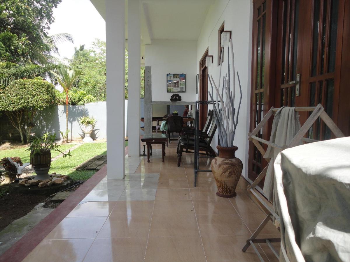 Sapara River Guest Bed and Breakfast Bentota Exterior foto