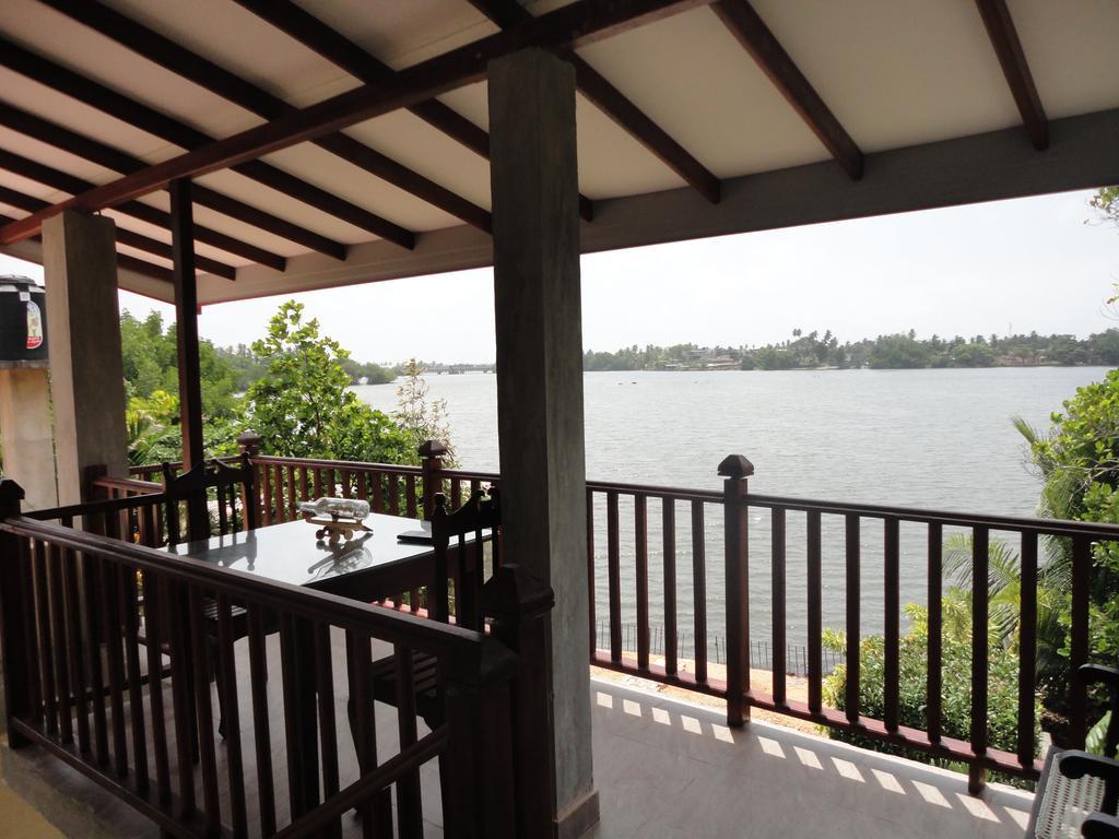 Sapara River Guest Bed and Breakfast Bentota Exterior foto